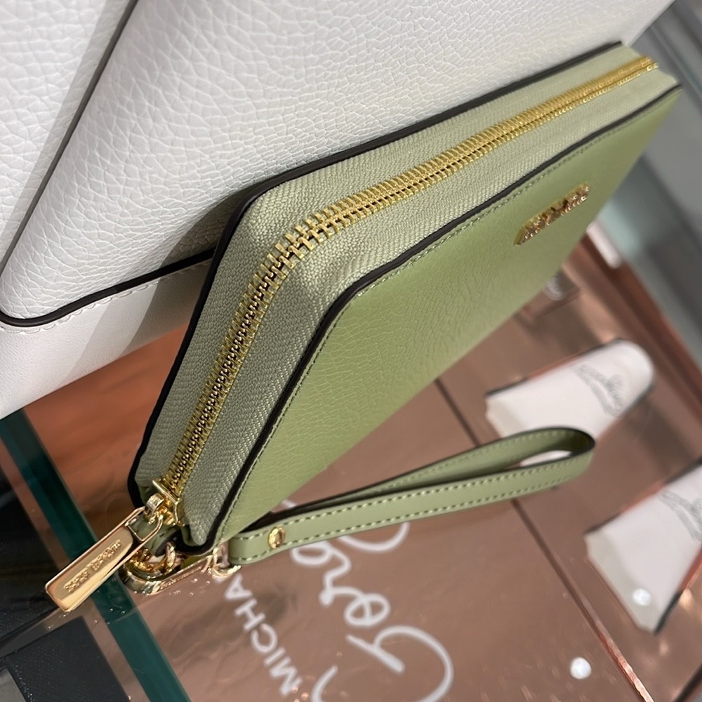 MICHAEL KORS
Leather Continental Wristlet Phone Case Wallet 
Light Sage
NWT - Picture 13 of 16